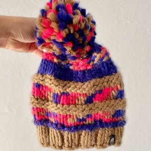 Womens North Face ski/snowboard hat; like new!